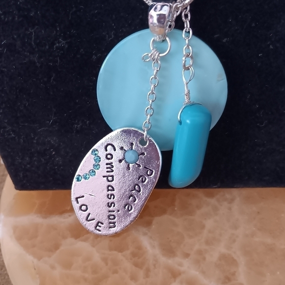 Silver Tone Box Chain Charm Necklace - Picture 7 of 8